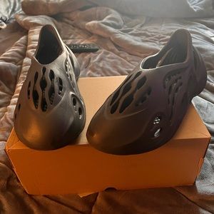 Yeezy Foam Runners black sz 13